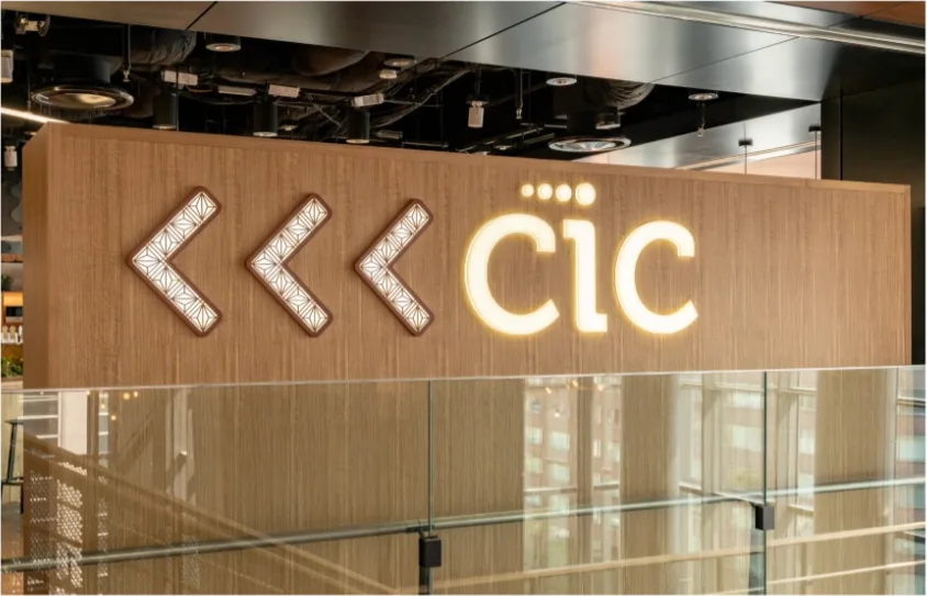 CIC Fukuokaのサイン